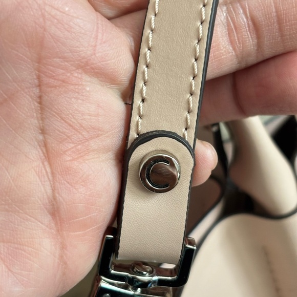 Gianni Chiarini Marcella Beige Leather Tote Bag w/Adjustable Strap and Wallet - Picture 4 of 7